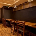 ゆったりとしたテーブル席もご用意。最大8名様まで8名様までご利用可能。