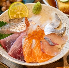 海鮮丼(並)/本日の太巻き