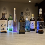プレミアムなウィスキーから、クラフトジンまで揃っております。秘蔵なお宝をお楽しみ下さい