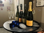 特別な日に　champagne各種取り揃えております!! 仕事で結果が出た時や大切な人のお祝いに是非^_^。