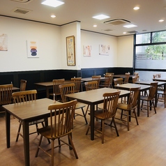 2人席～6人席ゆったりとした1階席