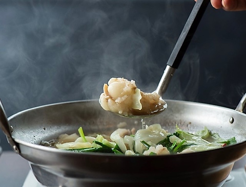 九州博多料理を中心にうまいもん取り揃えてます！ もつ鍋は最後の〆まで楽しめます！