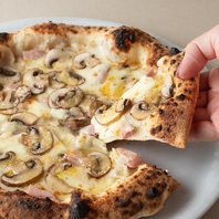 季節の食材を使ったピッツァも！