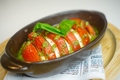 料理メニュー写真 焼きトマトのカプレーゼ