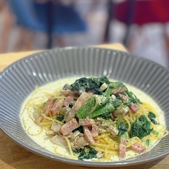 ベーコンとほうれん草のきのこクリーム