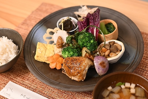奈良県産のお野菜をたっぷり使った和食ランチをお楽しみ下さい！