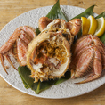 北海道名物“蟹料理”を堪能当店では北海道ならではの新鮮な蟹料理をご用意。タラバ蟹やズワイ蟹を使った逸品は、宴会のメインや接待、観光のお客様にも喜ばれる人気メニューです。贅沢な味わいを個室でゆっくりとお楽しみいただけます。