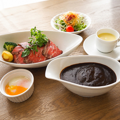 黒カレーローストビーフ添え(サラダ・スープ付)