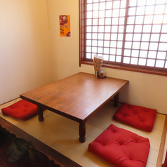 0次会利用やちょい飲みになどにちょうどいいお席です。お料理を囲んで、ゆったりと語らうひとときをお過ごしください◎