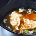 料理メニュー写真 スープ水餃子