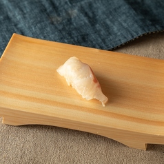 真鯛の昆布締め/真鯛の昆布締め 黒トリュフ塩 各
