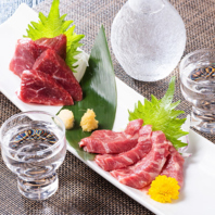 馬刺しや仙台牛など、お肉料理にもこだわっています