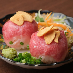 【肉寿司】和牛手毬寿司 大蒜 2貫