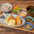 料理メニュー写真 長崎県産アジフライと蟹クリームコロッケとのミックスフライ定食