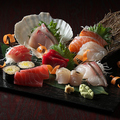 料理メニュー写真&nbsp;生本鮪入り！鮮魚7点盛り