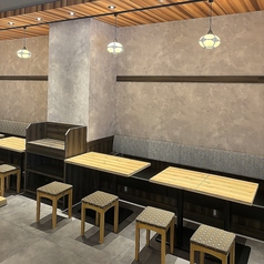 テーブル席は2名から最大24名まで連結可能です！広々店内なので、大小宴会にもぴったりです♪