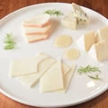 料理メニュー写真&nbsp;チーズ盛り合わせ