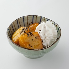 甘々の大学芋on生クリーム