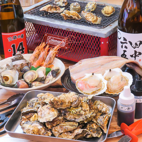 小倉駅北口から出て徒歩3分◆焼き牡蠣・浜焼き（はまぐり・海老・ホタテなど）が人気