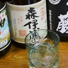 本格焼酎には丸氷で！全国の日本酒・蔵元直送ワインを♪