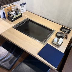 テーブル席を連結して中規模のご利用も可能♪お気軽にお問合せください。