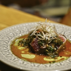 カツオの藁焼き 焦がし葱のヴィネグレット