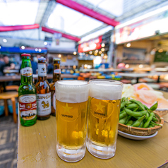 《TOHOシネマズ至近★》新宿最大席数200席以上！新宿最大級の本格シュラスコ×肉バル店がNEWOPEN!当日予約もOK！可動式の屋根付きで万が一、雨天でも宴会をお楽しみ頂けます♪最大3時間飲み放題付きシュラスコBBQコースを2,000円～！昼は太陽の下で夜は新宿の綺麗な夜景と共にビールをお楽しみ下さい♪