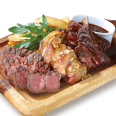 豪快!!お肉の盛り合わせ～牛赤身肉・スペアリブ・鶏もも肉のソテー～