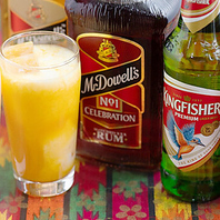 スパイシーな料理と現地のお酒のペアリング