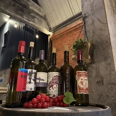 国産ワイン中心の豊富な品揃え