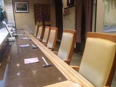 カウンター席ございます。