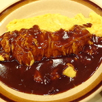 ふんわり食感と、ケチャップの甘さとデミグラスソースの風味が絶妙に絡み合い、満足感が増します。