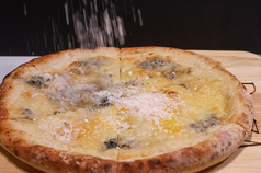 直輸入チーズのクワトロフロマッジョ