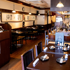 京町家の老舗感も感じることのできるお洒落な店内。京都の観光に来られた方は京都感を存分に感じることが出来ます。特に手書きのメニューは必見です。