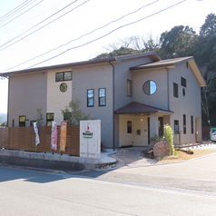 仲間同士の飲み会や趣味の集まり、イベント利用にも貸切がおすすめ♪気心知れたメンバーだけの空間だから、笑って飲んで食べて大満足★自由度の高い使い方ができるので、いつもと違う特別な時間を演出できます！ワイワイ楽しみたい時にぜひ♪