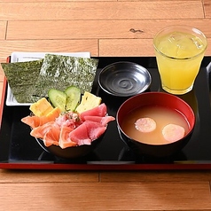 ネタが選べる！お子様3食丼 ※おもちゃ付き