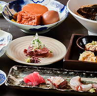 昼から夜まで楽しめる通し営業。充実したお酒もご用意。