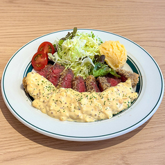 黒毛和牛の牛カツ　タルタルソースがけ