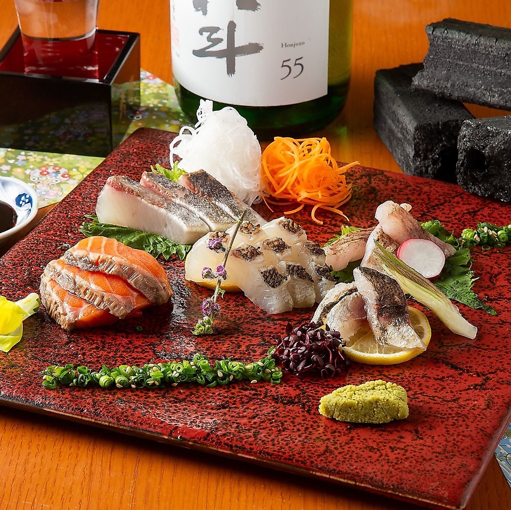 毎日市場から直送される鮮魚はしょうゆを少し付けるだけで味わい豊かに◎