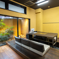 【和の趣溢れる店内でゆっくりとお寛ぎいただけます】