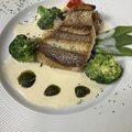 料理メニュー写真&nbsp;マダイのポワレ　ブールブランソース
