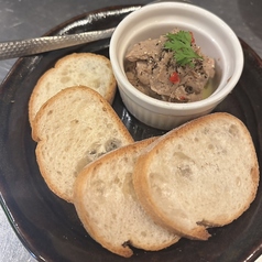 鶏レバーパテバケット添え