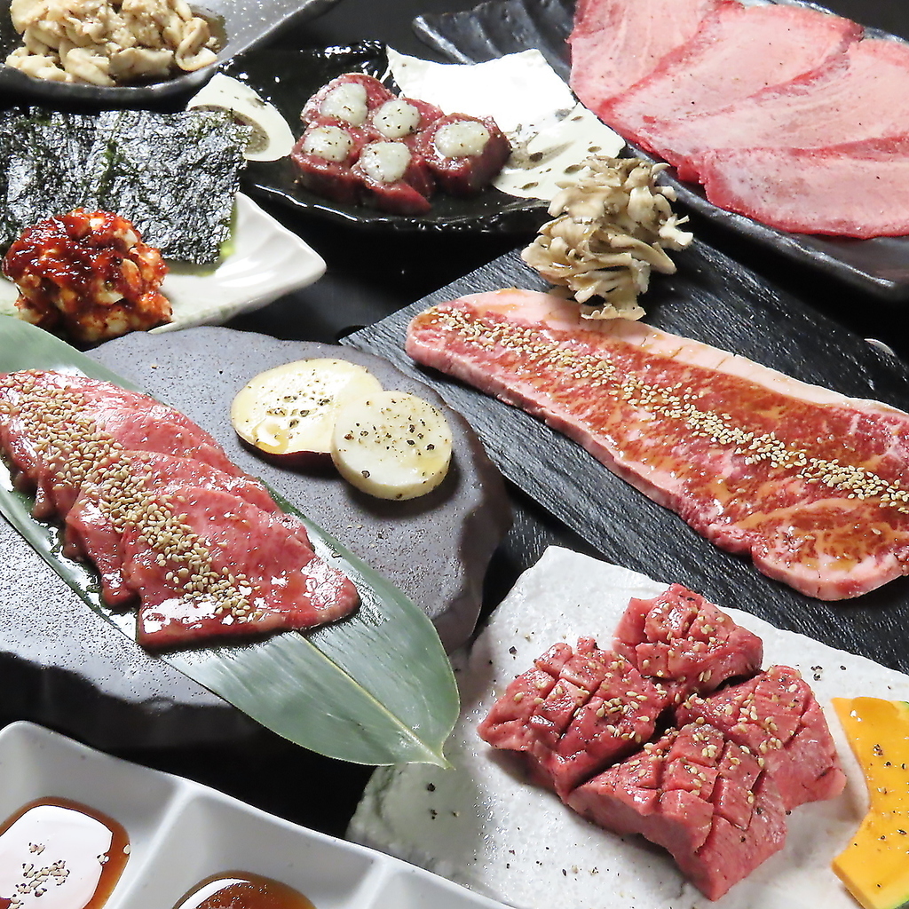 人数や予算、シーンに合わせて内容を相談できる「おまかせコース」。こだわりのA5ランク和牛を堪能！