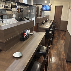 カウンター席を10席ご用意しております。お一人様でも最適♪