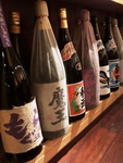 美味しい料理と合わせて堪能…。日本全国から選び抜かれた、極上のお酒たち。焼酎も豊富！