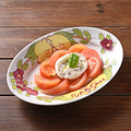 料理メニュー写真&nbsp;ブラータとトマトのカプレーゼ