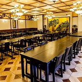 【特別な時間をサポート】特別な集まりを楽しめる大宴会場では、プロジェクターのご利用も可能です。大人数での宴会などプライベートな空間を貸し切ることができます。