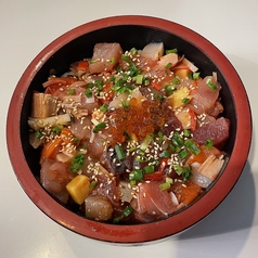 海鮮ぶっかけ丼（特製たれ使用）（味噌汁、漬物、小鉢、デザート付）