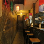 当店ではお席を73席ご用意しております。Wi-Fiのご利用も可能でございますのでぜひお寛ぎください。