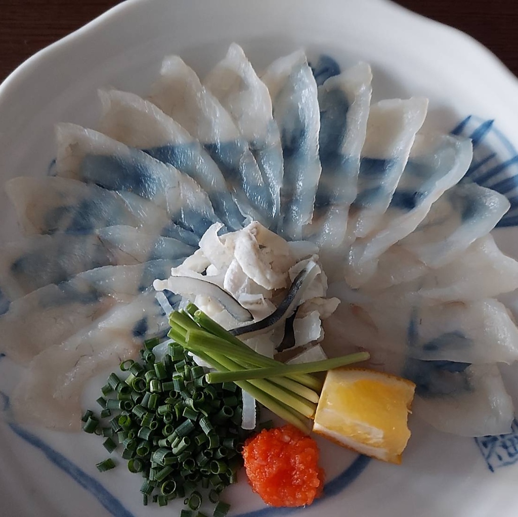 てっさ・てっちり等、ふぐ料理各種取り揃えております。
